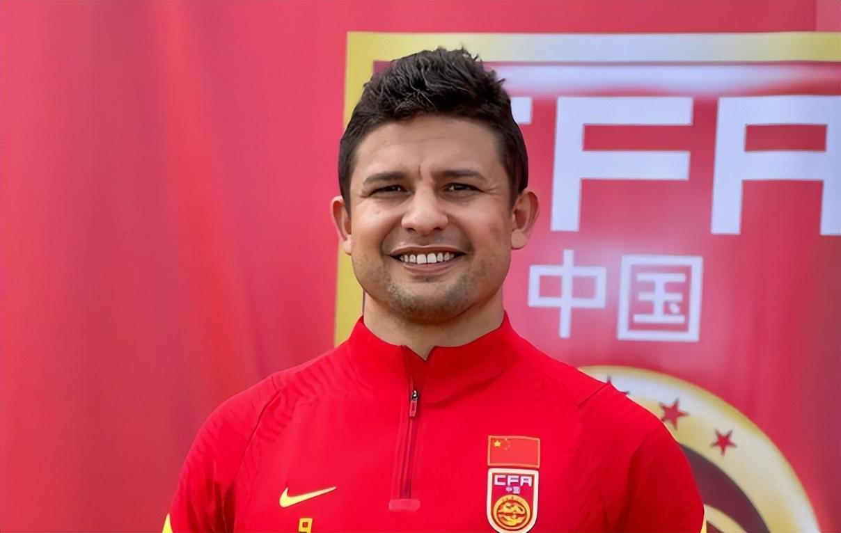 开云体育app下载-艾克森做出重要决定!晒出了自己曾效力球队的球衣,引发热议